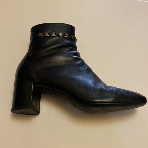 Salvatore Ferragamo Ghila Booties. With bag. New heels and newly polishe… - Picture 8 of 15